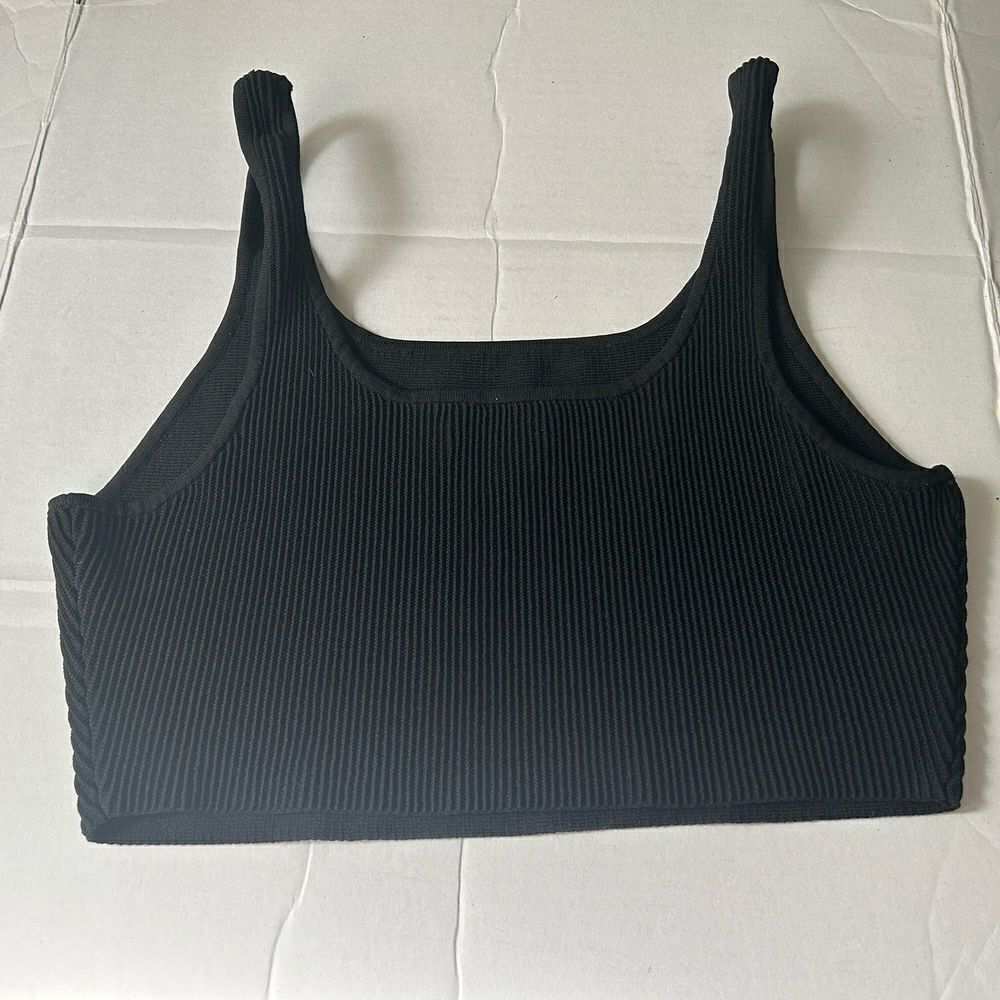 Aritzia babaton Women’s Ribbed cropped top size XL